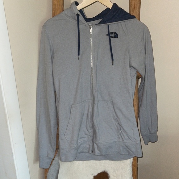 The North Face Light Weight Hoodie - Picture 2 of 3